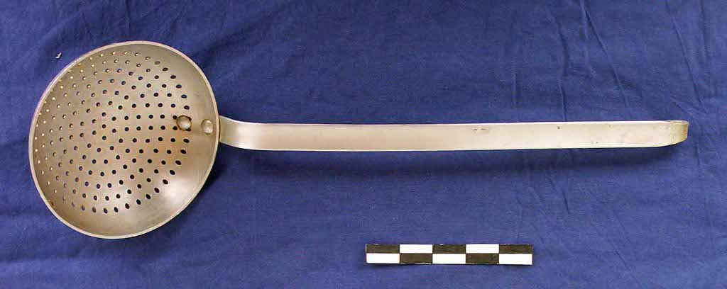 Écumoire plate. Photo Jean-Pierre Cosnier