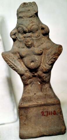 Figurine en terre cuite. Musée du Caire. Photo M. Heilig