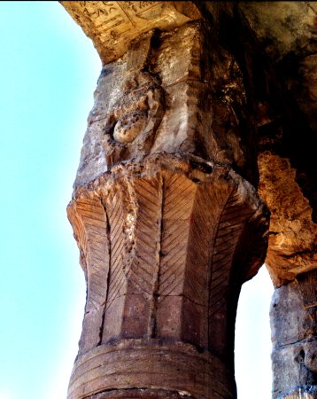 Edfou. Le mammissi. Photo M. Heilig