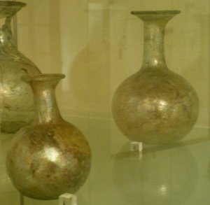 Bouteilles en verre. Fin IVe s. Fontoy.