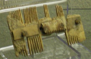 Peigne en os de l'époque mérovingienne.