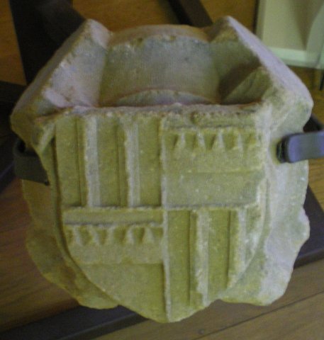 Clef de voûte de la chapelle des Augustins.