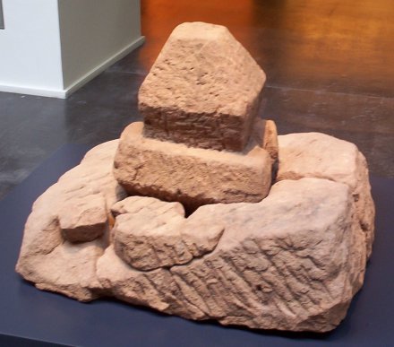 Autel. Grès. Saint-Quirin, Deux-Croix.