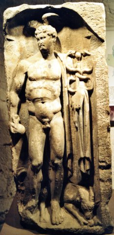 Stèle à quatre dieux. Mercure