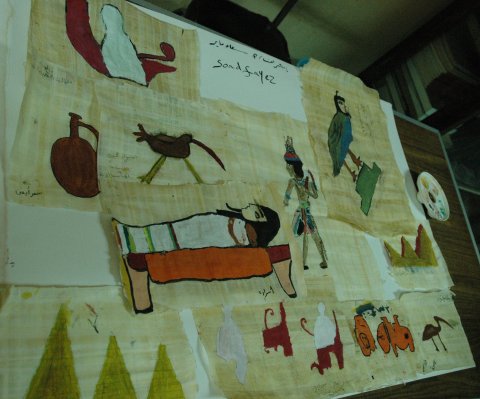 Peintures réalisées par les enfants.