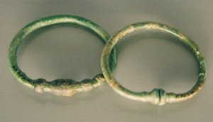 Bracelets. Bronze. Nécropole à tumulus de Sarraltroff-Weiherwald.