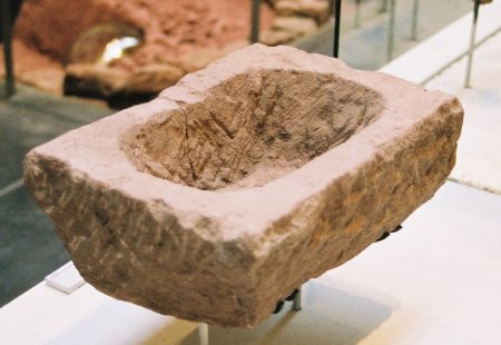 Urne inachevée. St-Quirin, Croix-Guillaume.