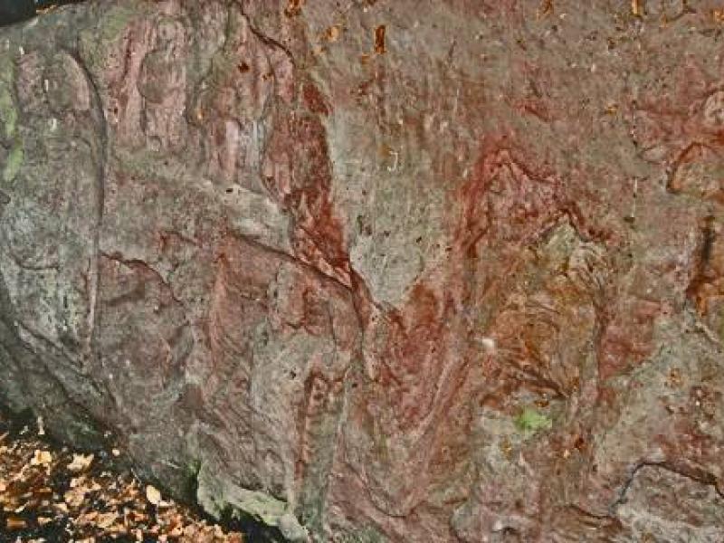 Le rocher de droite.