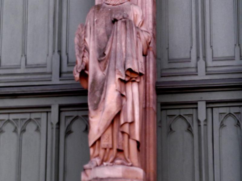 Saint Étienne. Sculpture d'Auguste Dujardin. Portail St-Étienne de la cathédrale de Metz. Photo Marc Heilig