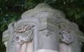 Fontaine du Jardin Boufflers. Pilier. Photo Marc Heilig